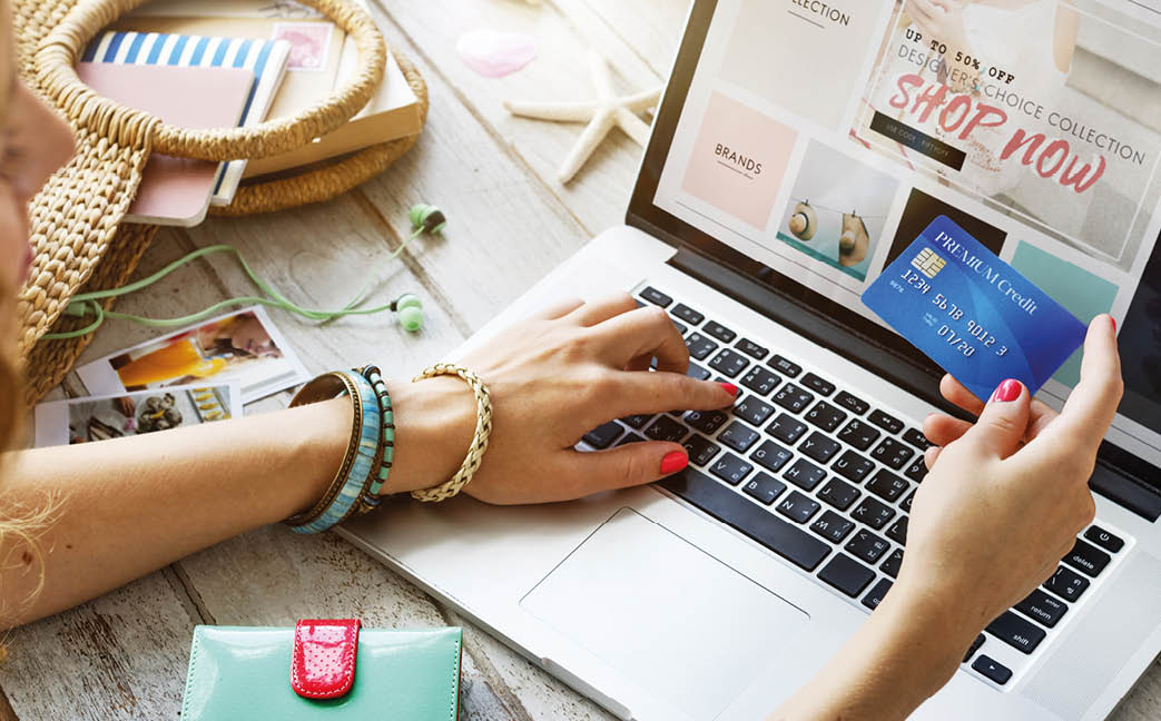 Summer Beach Holiday Online Shopping Concept