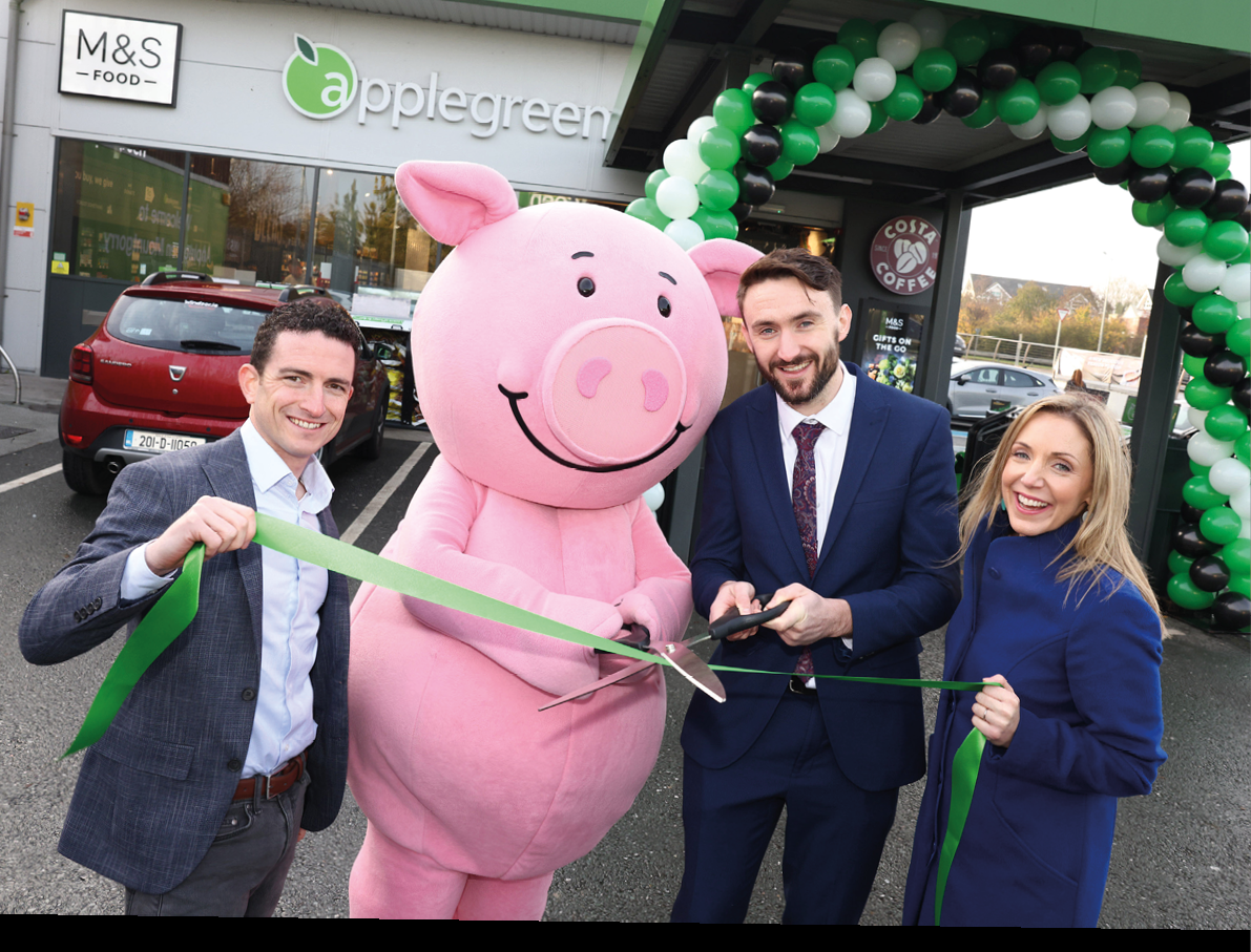 17/11/22 ***NO REPRO FEE*** Eddie Murphy, M&S Trading Director, Seamus Stapleton, Applegreen ROI Commercial Director and Fiona Matthews, Applegreen ROI Managing Director pictured at the Applegreen Mountgorry in Swords Co Dublin, for the launch of the very first M&S Food in store at Applegreen. The exciting partnership is the continuation of Applegreen's commitment to providing the best in store experience and choice to its customers by adding over 400 exclusive M&S food products. The very best of M&S Food; including fresh fruit, sandwiches and salads, dinner for tonight and a selection of other delicious M&S treats including everyone’s favourite, Percy Pigs and Colin the Caterpillar cakes, are now available in store at Applegreen Mountgorry.. Pic: Marc O'Sullivan