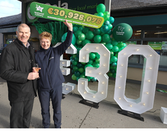 NO REPRO FEE: 14th February 2022. A family-run service station located on the border of Clare, Limerick and Tipperary has been confirmed as the selling location for Friday night’s (11th February) winning EuroMillions ticket worth an astonishing €30,928,078. The winning Quick Pick ticket was sold on Sunday 6th February at Larkin’s Gala Service Station, Garryurtneal, Ballina, Killaloe, Co. Clare, TR9XV94 (Tipperary). Sharon Larkin Store owner with her husband Michael celebrate at the store today as news of the win was announced.  Pic Mac Innes Photography 