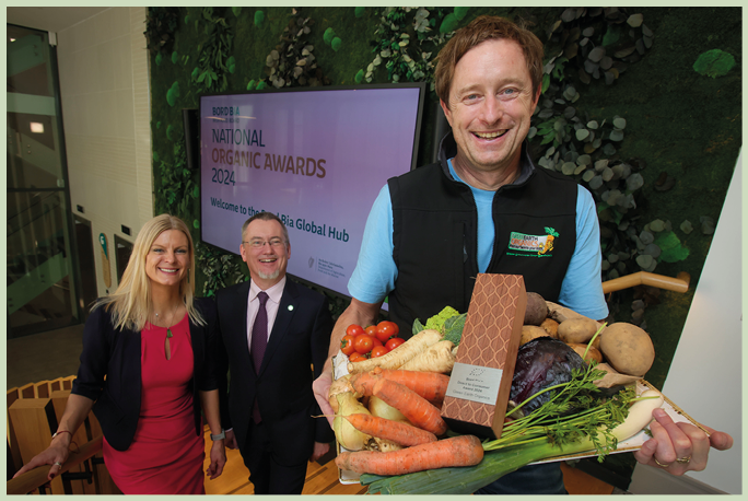 Business / News 17102024 Bord Bia’s National Organic Awards. Pictured are Minister of State, Pippa Hackett with Jim O’Toole, CEO Bord Bia  and Kenneth Keavey, Green Earth Organics at Bord Bia’s National Organic Awards which took place today at an awards ceremony this morning in the Bord Bia Global Hub, Dublin. Green Earth Organics was announced as the winner of the Direct to Consumer Excellence Award. For more information visit bordbia.ie Photo : Chris Bellew / Fennell Photography
