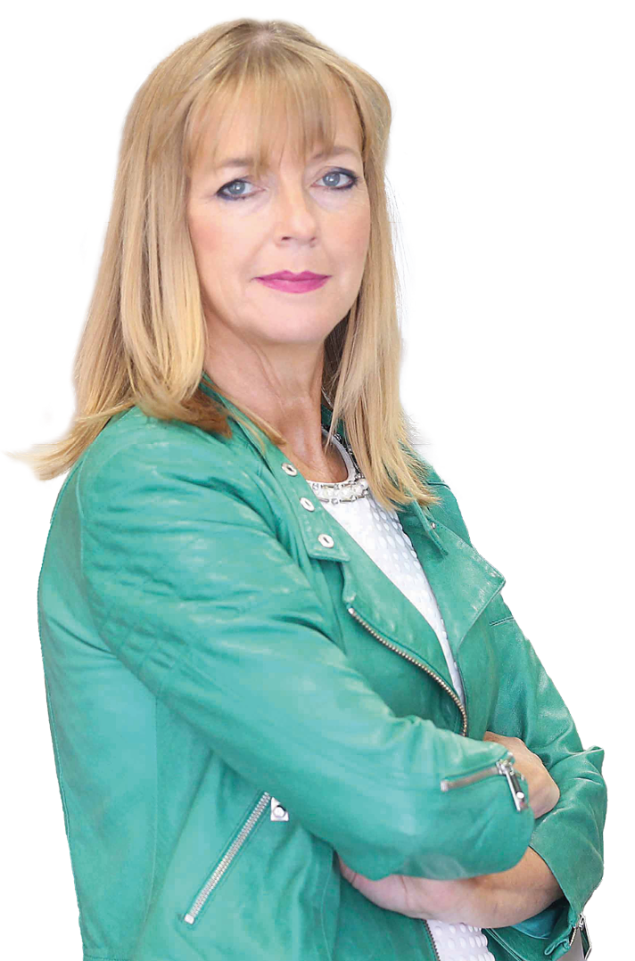 NO REPRO FEE 08/09/2015. RGDATA today launched a new initiative for training owners and staff in shops that are Licensed to sell alcohol. The company behind the development of the new programme, Alcohol.ie has offered fully endorsed training in responsible serving practices to the Irish Alcohol Industry since 1999, in conjunction with the Department of Health and Failte Ireland. The RRA Training Programme is an interactive, online program for all staff working in shops, supermarkets convenience stores and forecourt stores where alcohol is sold. It is designed to inform staff about their obligations under the RRAI Voluntary Code of Practice which has been agreed by the mixed trading sector. Pictured are Tara Buckley(whithe dress)Director General of RGDATA, Mary Mitchell O'Connor TD(pink dress) and Mary Kenny, owner of alcohol.ie today at launched of a new initiative for training owners and staff in shops that are Licensed to sell alcohol Photography: Sasko Lazarov/Photocall Ireland