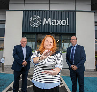 MAXOL CLARECASTLE WINS GLOBAL CHALLENGE DURING PANDEMIC  Challenge for cleaner & safer environments included leading forecourts from the USA, South Africa, South America, Ireland, and Australia  October 2020: Celebrations are underway in Clare this week with the news that Maxol Clarecastle has beaten off stiff competition from forecourt retailers across four continents to take first prize in a new global challenge  The Global Forecourt Experience Challenge is a new initiative that recognises teams for their cleanliness and safety efforts on-site during the COVID-19 pandemic Pic Arthur Ellis 