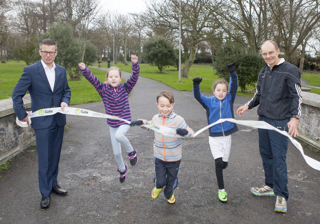 Tony Cluskey (Gala) with Anna Foley, Matthew and Aoife Jackson, and Matt Shields at the first junior parkrun event