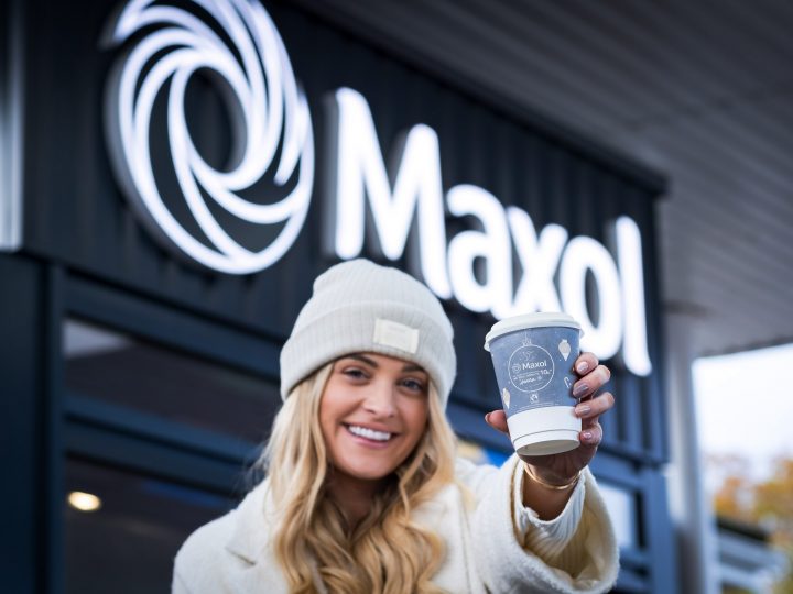 Influencer Louise Cooney supports Maxol’s Christmas Campaign for Aware
