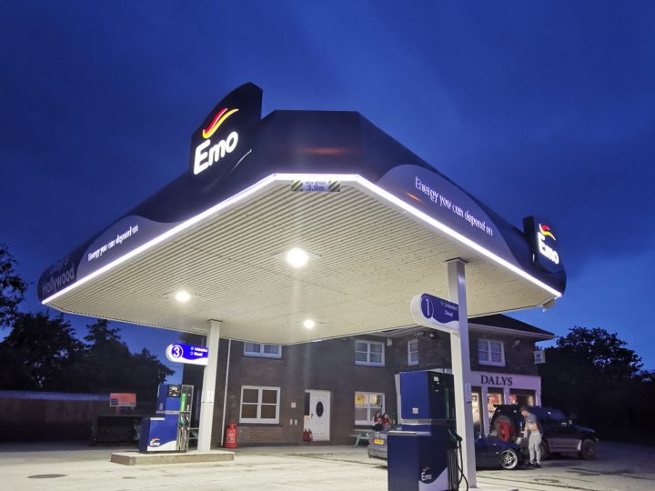 Hollywood Lights – New Emo branding lights up Daly’s Hollywood forecourt and store