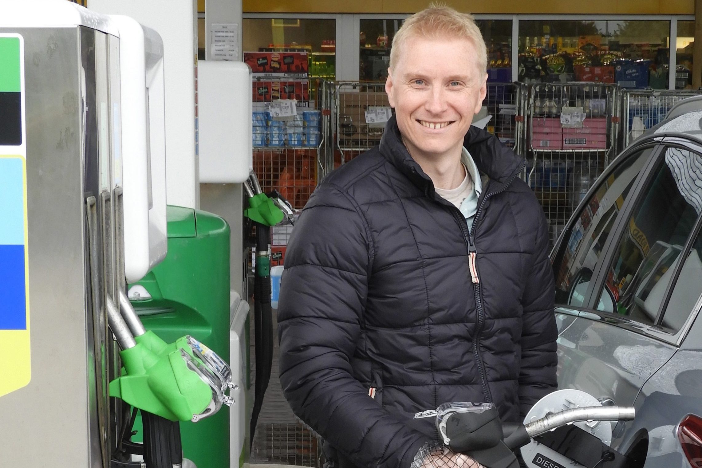 GripHero launches world’s first 100% recycled plastic hand-protection for forecourts