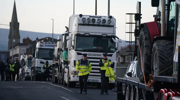 Traffic disruption as truck drivers protest in Dublin