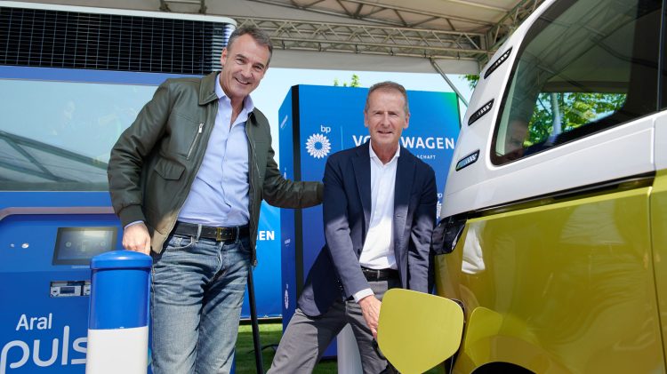 Volkswagen Group and bp launch strategic partnership to rapidly roll-out EV fast charging in Europe