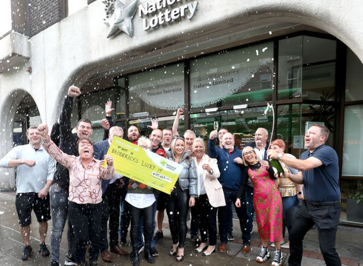Dublin work syndicate wins six figure windfall with ticket from Circle K Westway