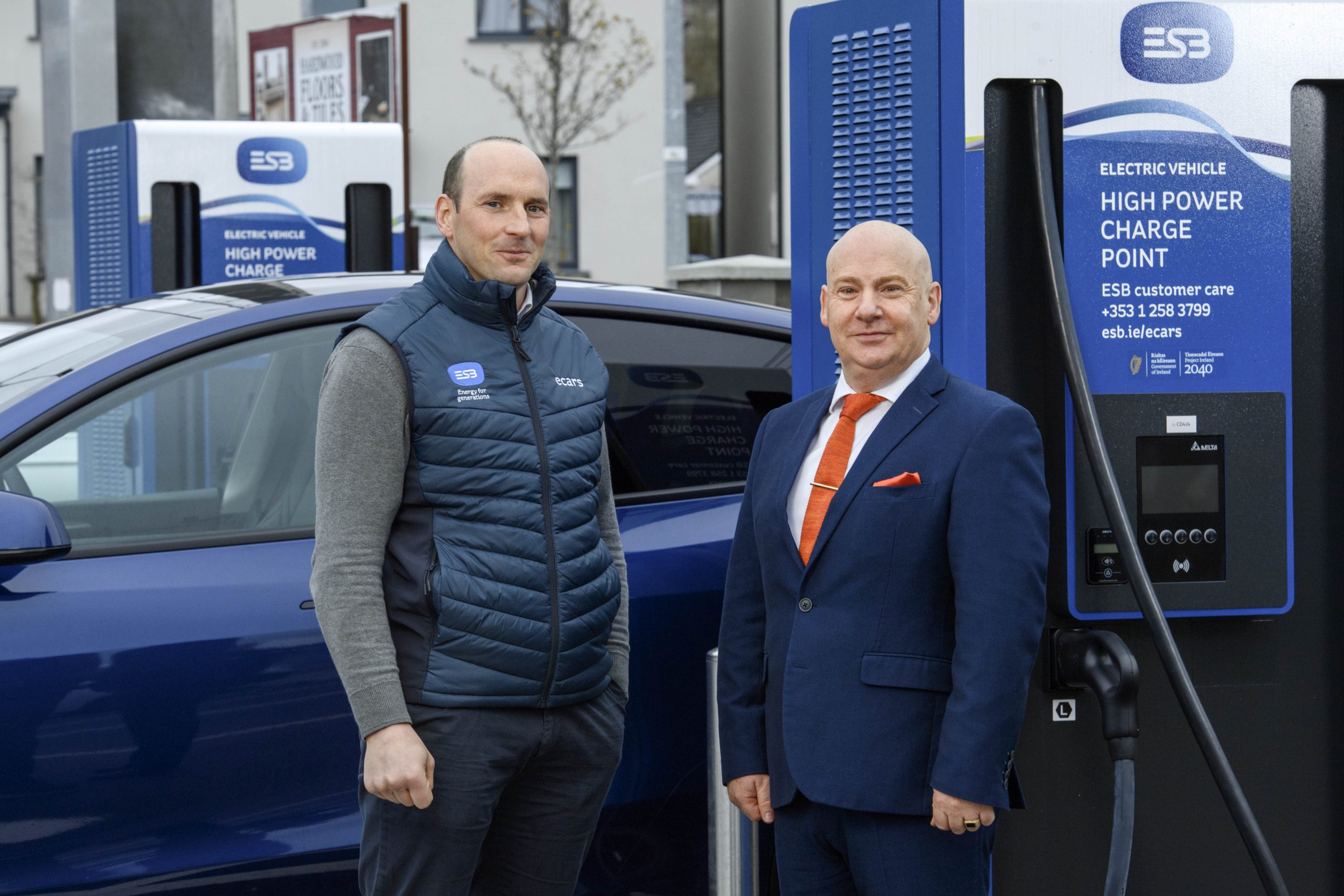 ESB launches new EV charging hubs at two Inver locations in Co Cork