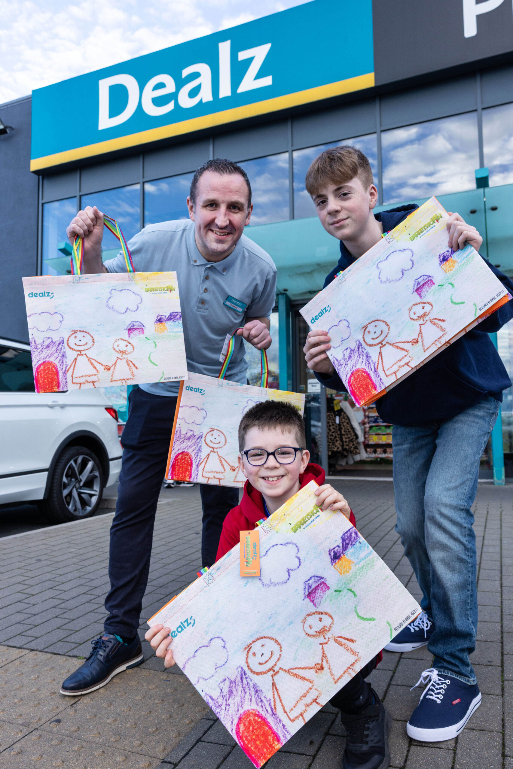 Barretstown and Dealz Launch Special ‘Bag for Life’ Designed by 13-Year-Old Camper Sibling